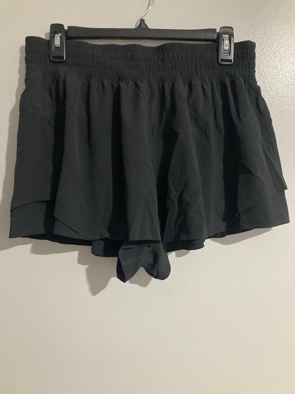 Lululemon Shorts Womens L Black Athletic Tennis Running Pockets Lined Stretch